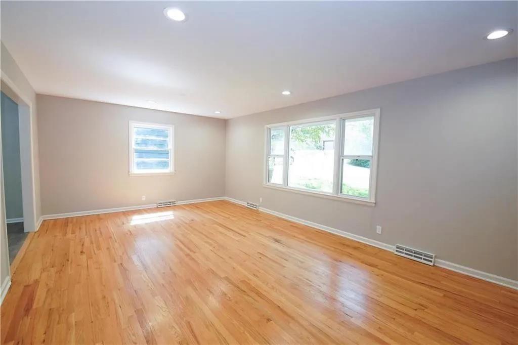 400 East 91st Street Kansas City, MO 64131 - Photo 8 of 26