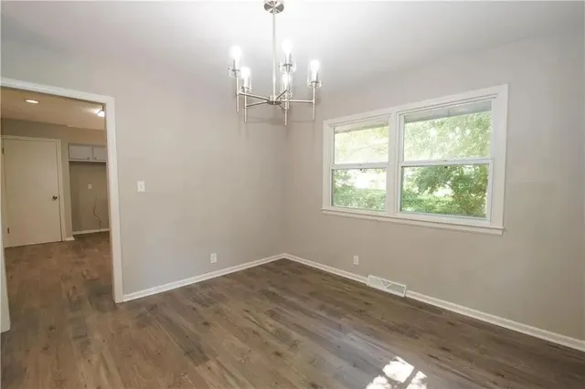 $290,000 | 400 East 91st Street, Kansas City, MO 64131