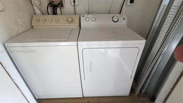 $1,900 | 160 Southwest 117th Terrace, Unit 6106, Pembroke Pines, FL 33025