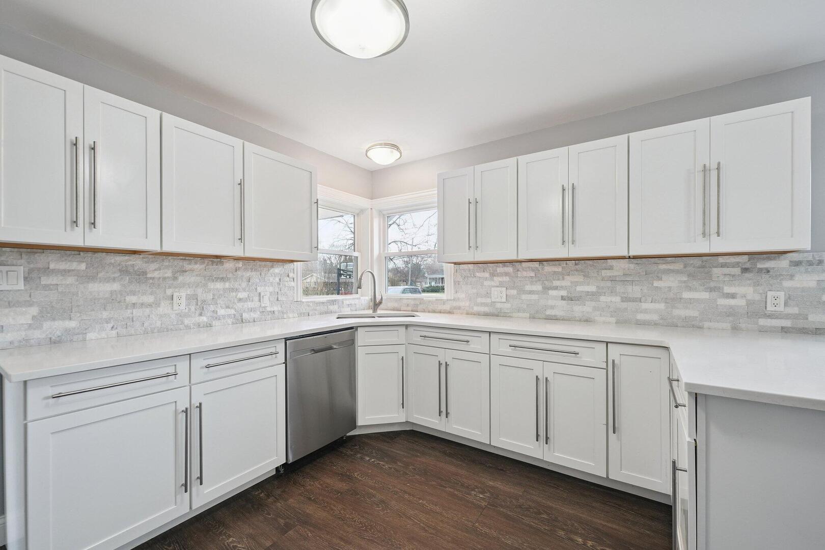 849 South Dixie Highway Beecher, IL 60401 - Photo 4 of 19