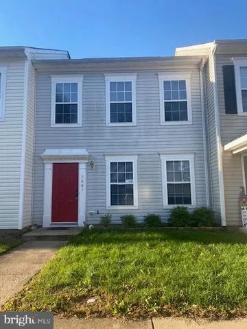 a front view of house with yard