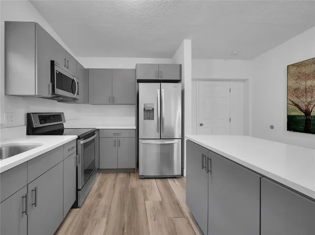 $2,300 | 40 South Linden Drive, Orlando, FL 32807