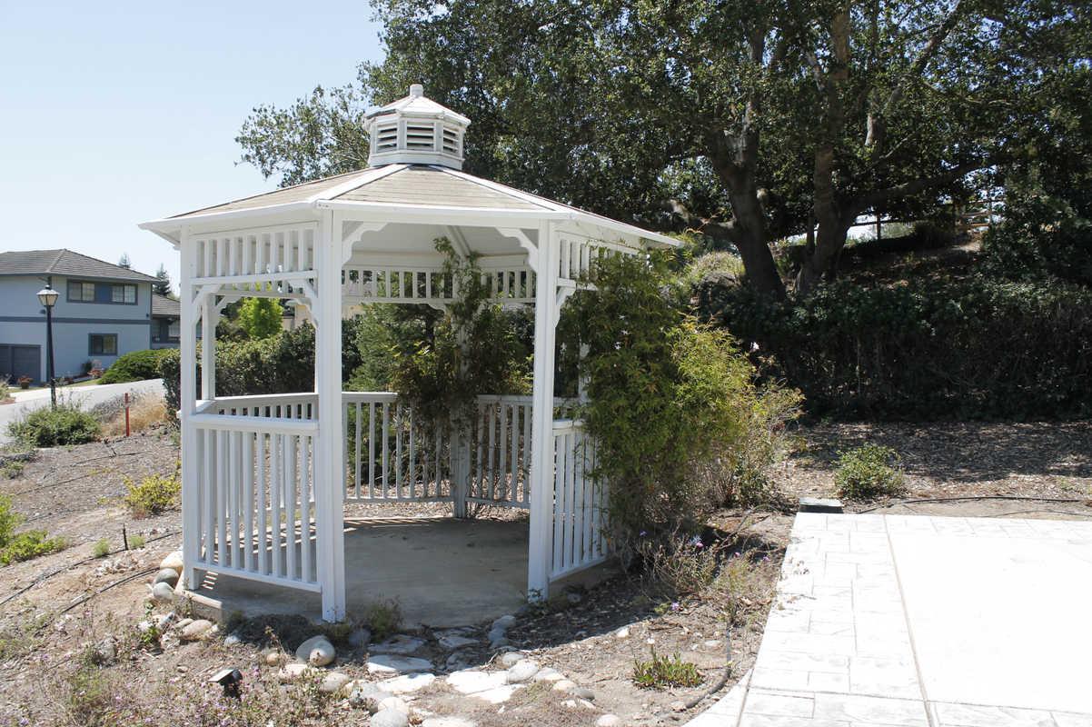 18394 Meadow Ridge Road Salinas, CA 93907 - Photo 22 of 31 Gallery Image 22
