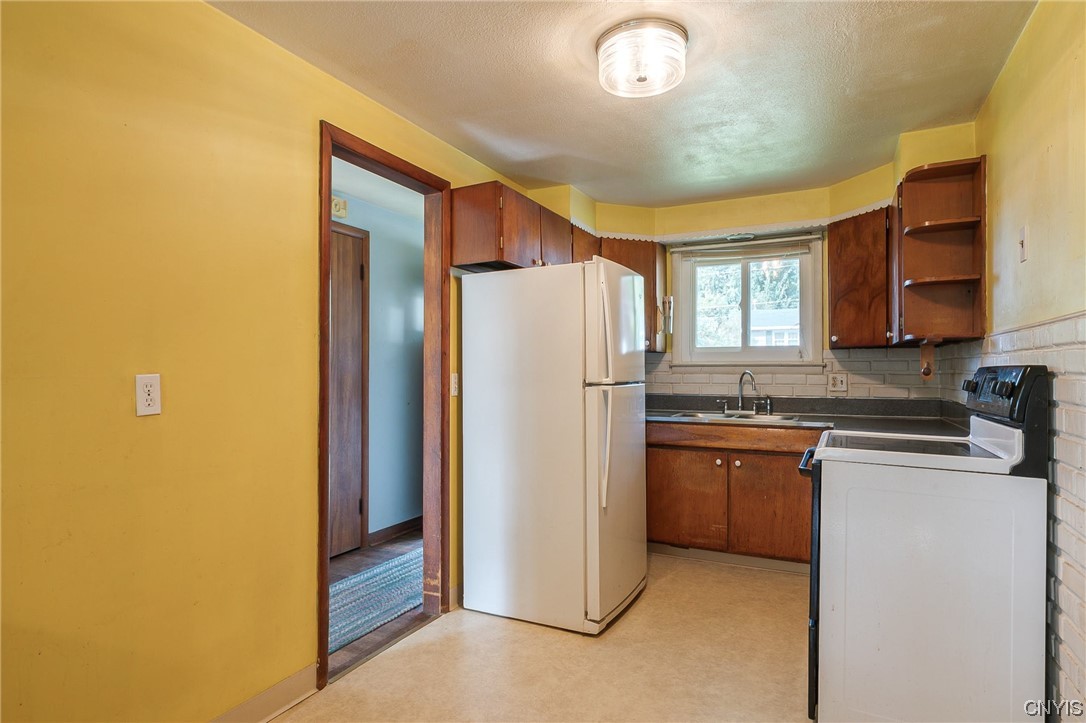 12 Gettman Drive Lysander, NY 13027 - Photo 16 of 29 Kitchen