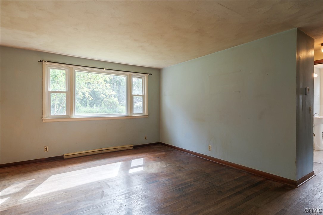 12 Gettman Drive Lysander, NY 13027 - Photo 8 of 29 Gorgeous Red Oak Hardwoods throughout