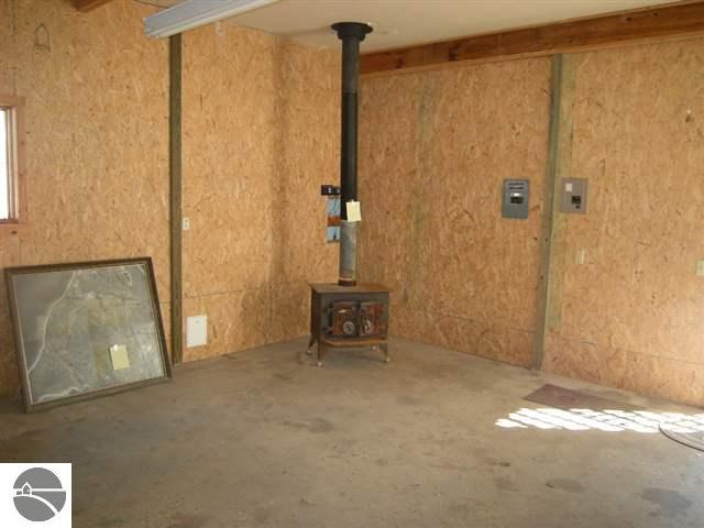 3179 West Darwin Road Maple City, MI 49664 - Photo 12 of 15 1713025-11.JPG