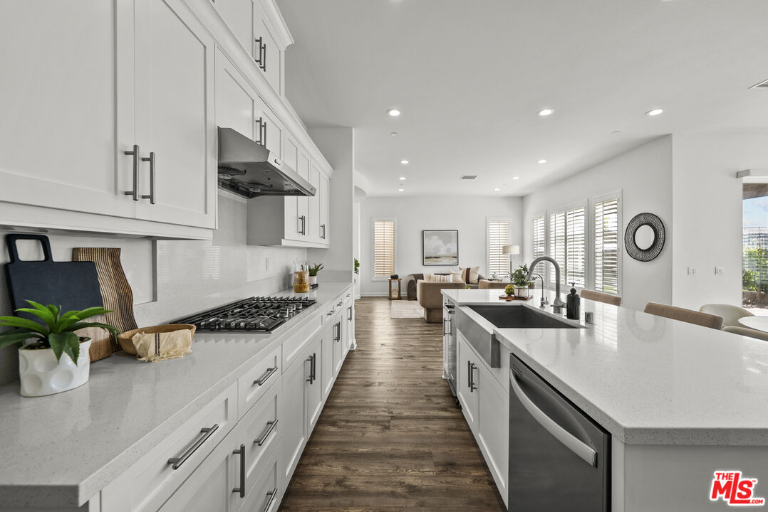 20736 Spruce Circle Porter Ranch, CA 91326 - Photo 12 of 50