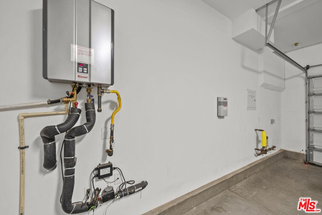 20736 Spruce Circle Porter Ranch, CA 91326 - Photo 41 of 50