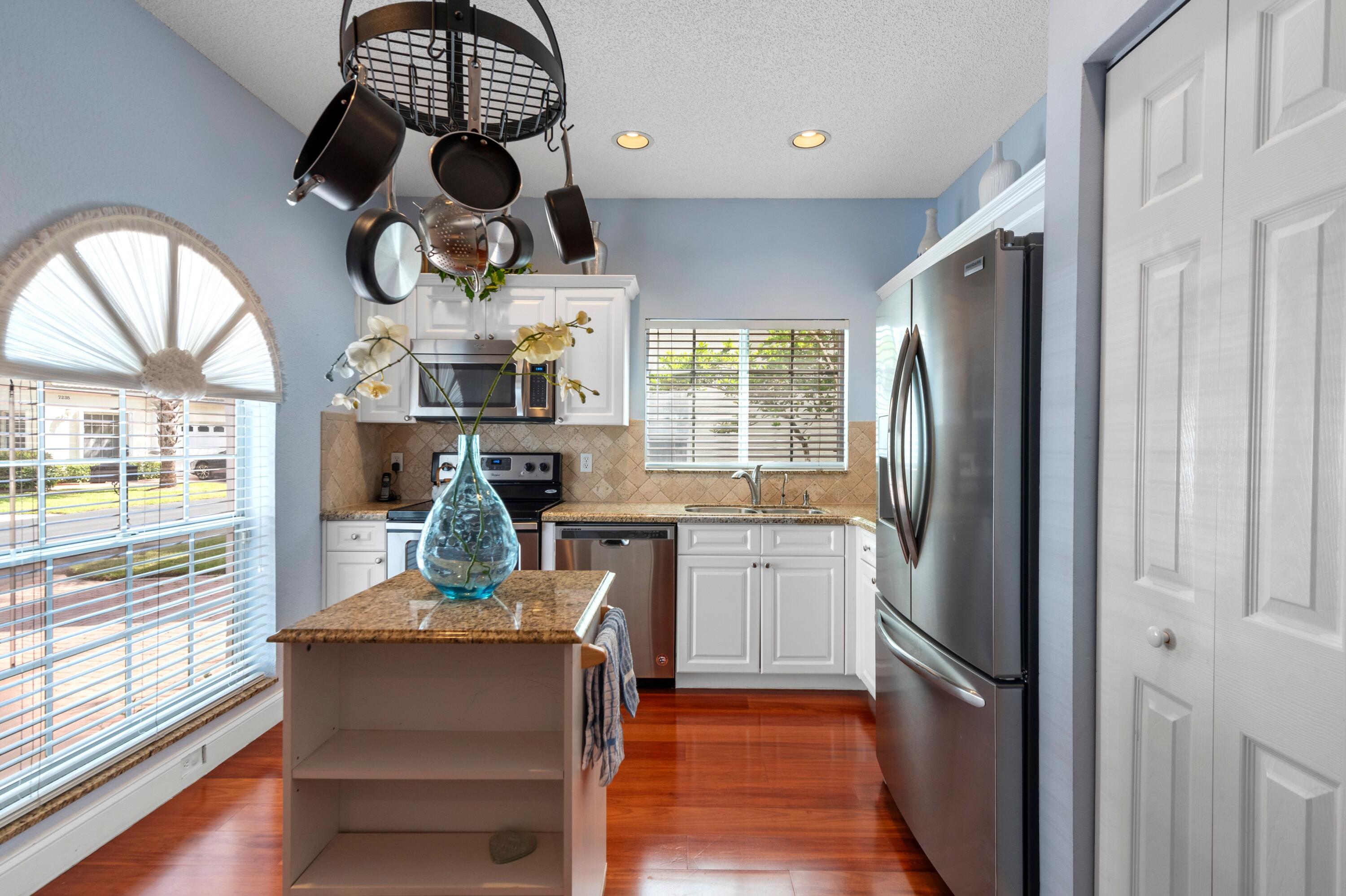 7226 Panache Way Boca Raton, FL 33433 - Photo 8 of 25 Kitchen