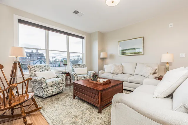 $1,175,000 | 99 Foundry Place, Unit 310, Portsmouth, NH 03801