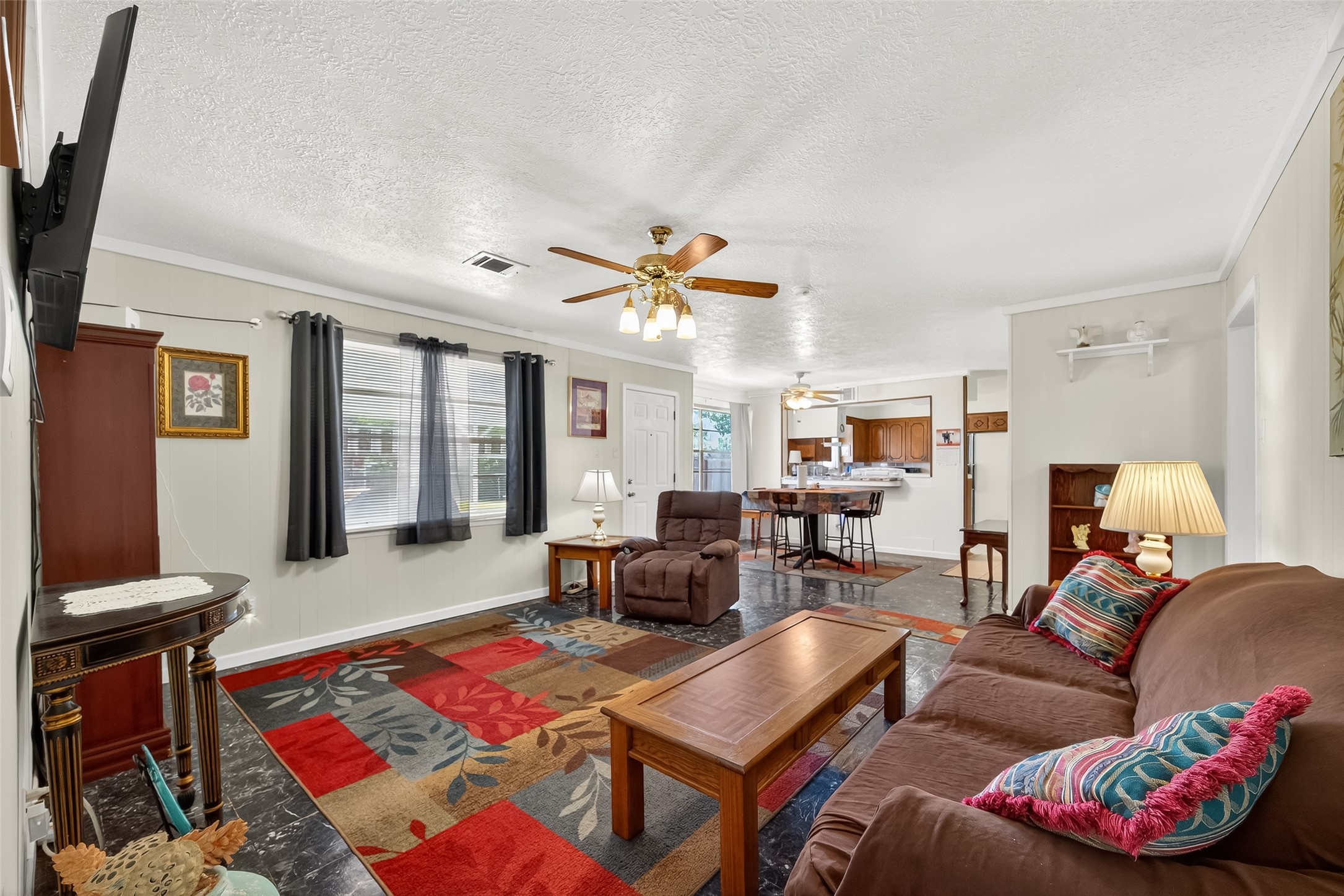 4802 Mistletoe Road Pasadena, TX 77505 - Photo 14 of 41 a living room with furniture rug and window