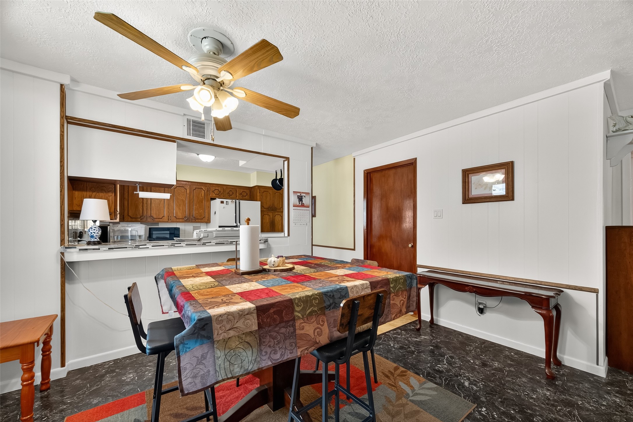 4802 Mistletoe Road Pasadena, TX 77505 - Photo 17 of 41 a dining room with furniture and window