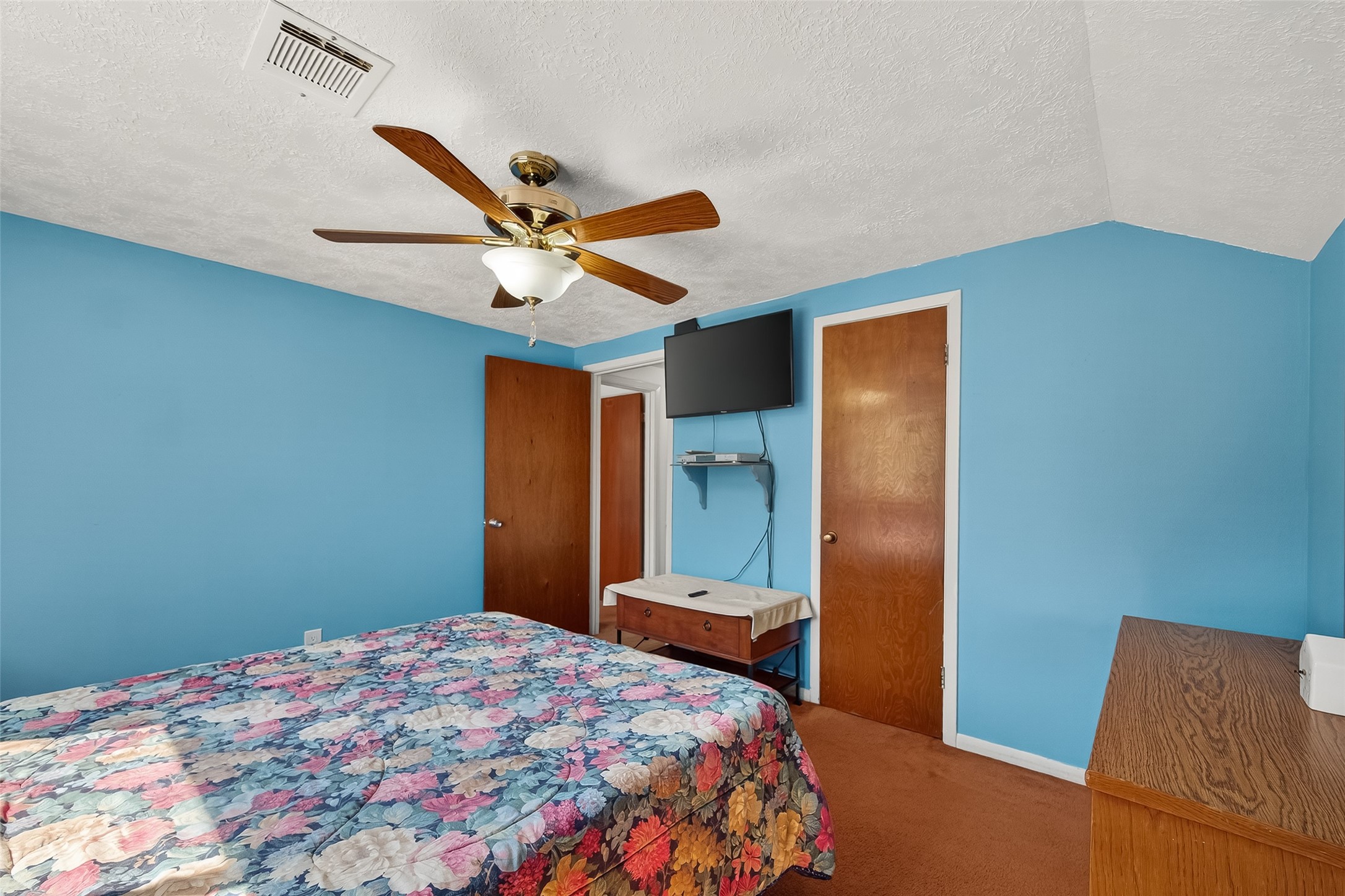 4802 Mistletoe Road Pasadena, TX 77505 - Photo 27 of 41 a bedroom with a bed and a large mirror