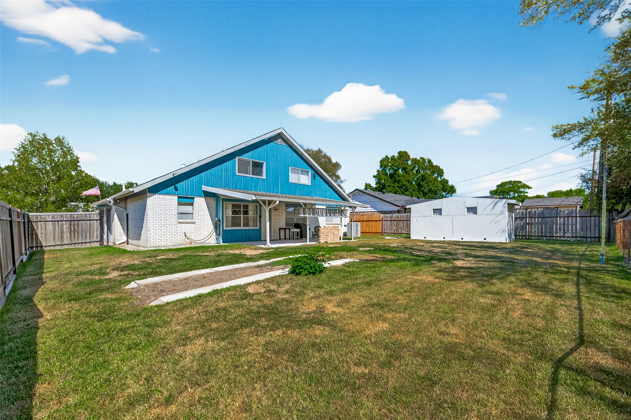 4802 Mistletoe Road Pasadena, TX 77505 - Photo 37 of 41 a front view of a house with a yard