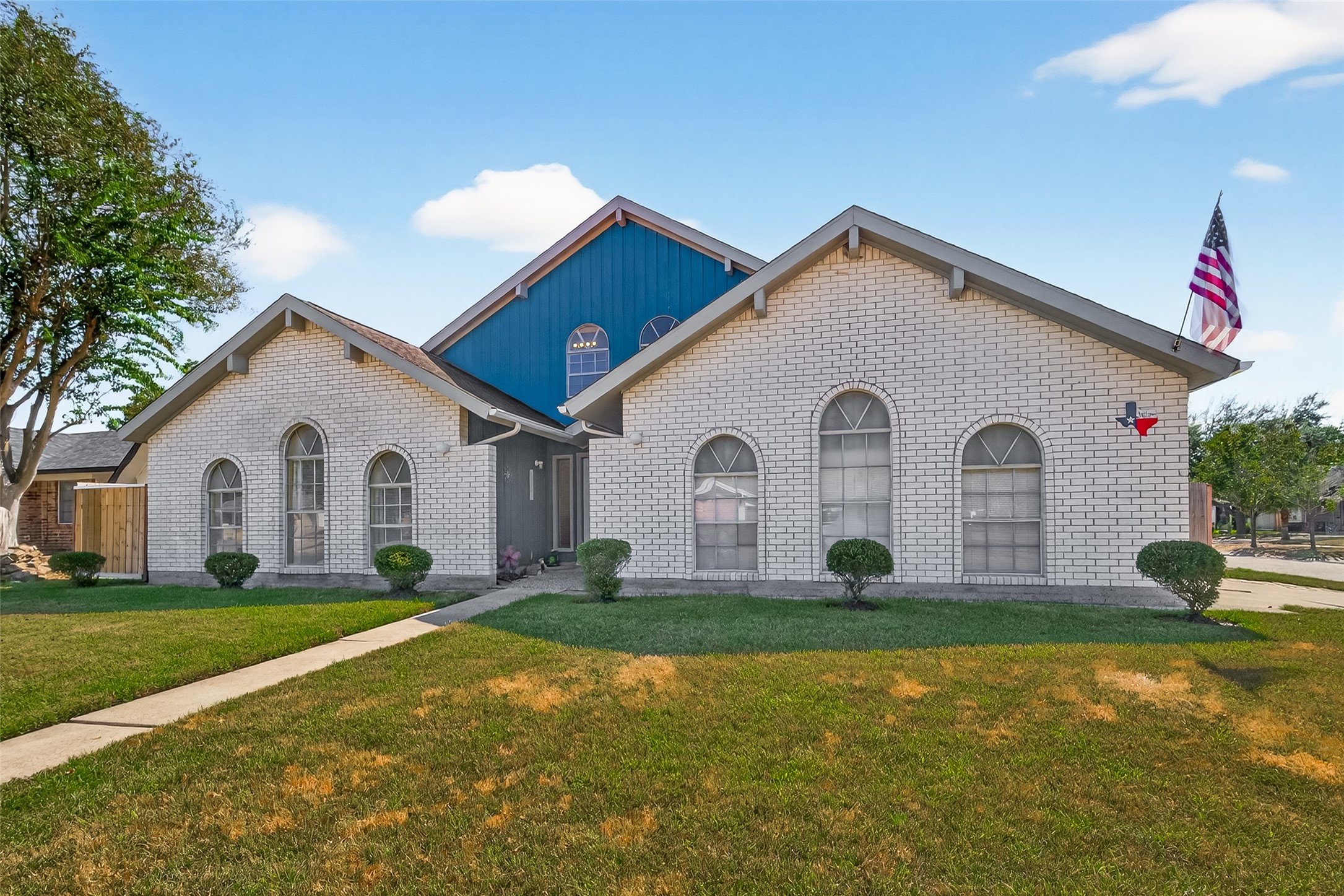 4802 Mistletoe Road Pasadena, TX 77505 - Photo 4 of 41 a view of a house with backyard and garden