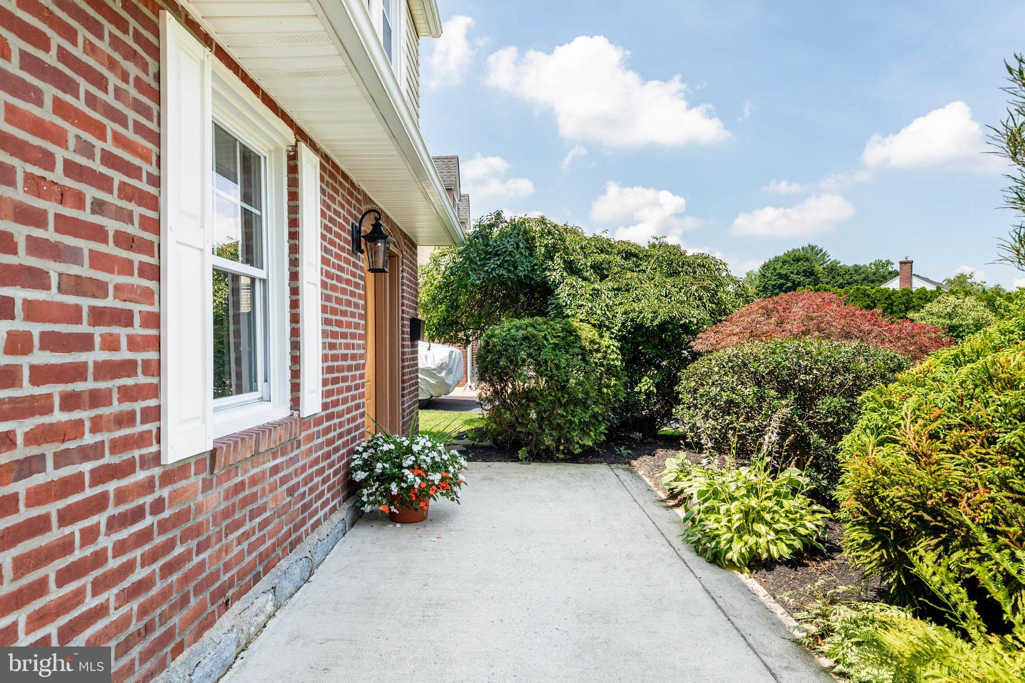 393 Grange Road Wayne, PA 19087 - Photo 2 of 31 Front Porch