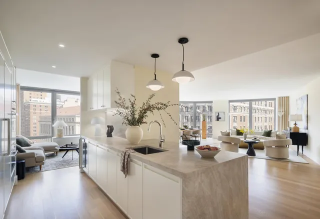 $6,495,000 | 212 West 72nd Street, Unit 9H | Upper West Side