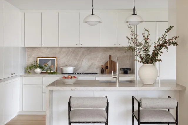 $6,495,000 | 212 West 72nd Street, Unit 9H | Upper West Side