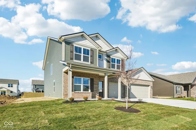 $474,900 | 2586 Kingman Drive, Whitestown, IN 46075