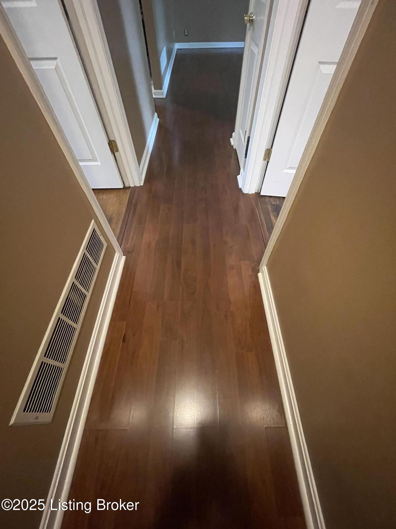 3405 Eva Road Louisville, KY 40216 - Photo 10 of 32 Hallway - Flooring