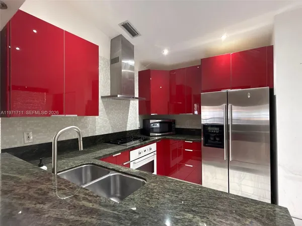 $2,600 | 402 Southwest 158th Terrace, Unit 201, Pembroke Pines, FL 33027