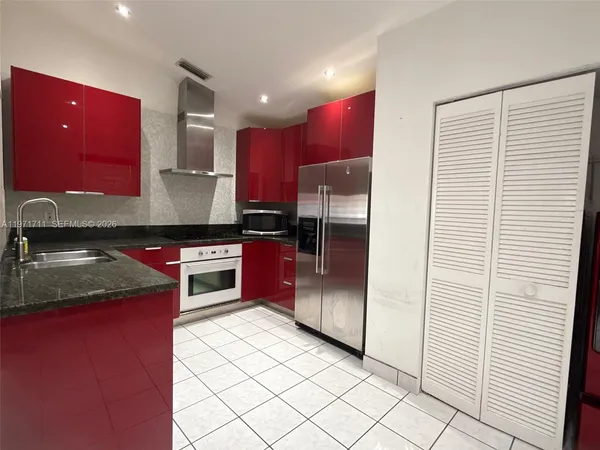 $2,600 | 402 Southwest 158th Terrace, Unit 201, Pembroke Pines, FL 33027