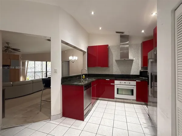 $2,600 | 402 Southwest 158th Terrace, Unit 201, Pembroke Pines, FL 33027