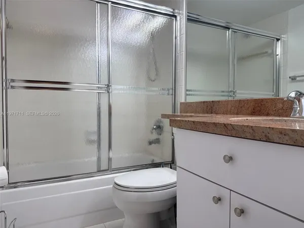 $2,600 | 402 Southwest 158th Terrace, Unit 201, Pembroke Pines, FL 33027