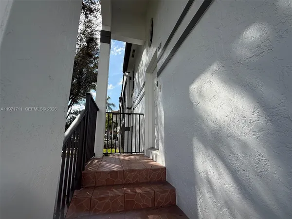$2,600 | 402 Southwest 158th Terrace, Unit 201, Pembroke Pines, FL 33027