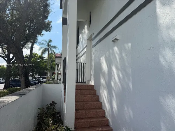$2,600 | 402 Southwest 158th Terrace, Unit 201, Pembroke Pines, FL 33027