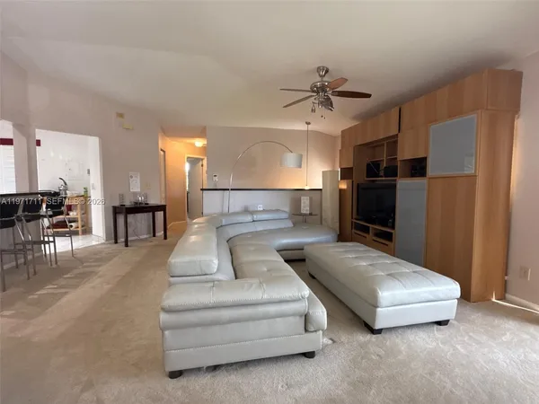$2,600 | 402 Southwest 158th Terrace, Unit 201, Pembroke Pines, FL 33027