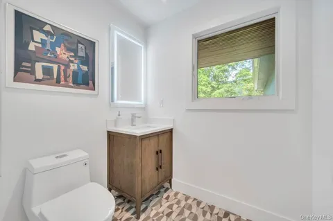 $1,599,999 | 9 Brothers Court, Dix Hills, NY 11746