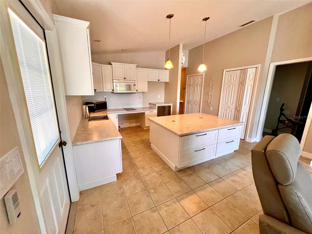 47 Hatchett Creek Road Venice, FL 34285 - Photo 9 of 40 Gallery Image 9