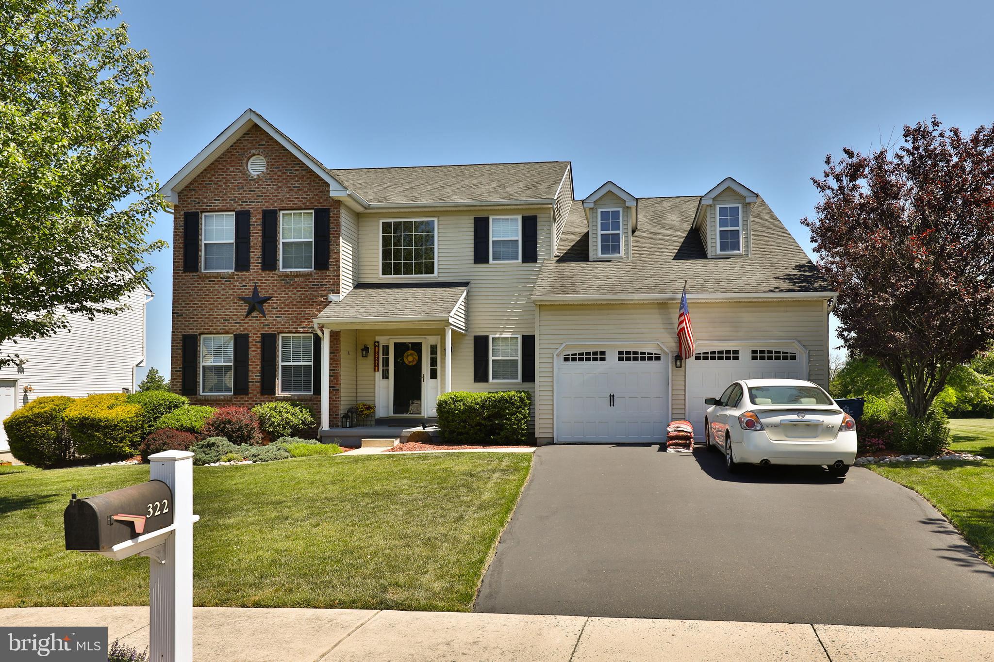 322 Pennington Way Perkasie, PA 18944 - Photo 2 of 32