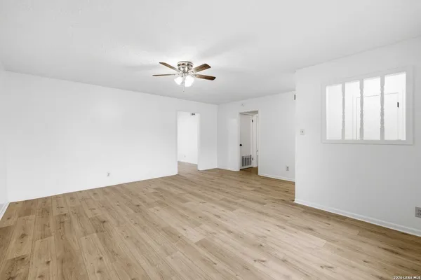 $2,100 | 801 Manor Drive, Unit B, Kerrville, TX 78028