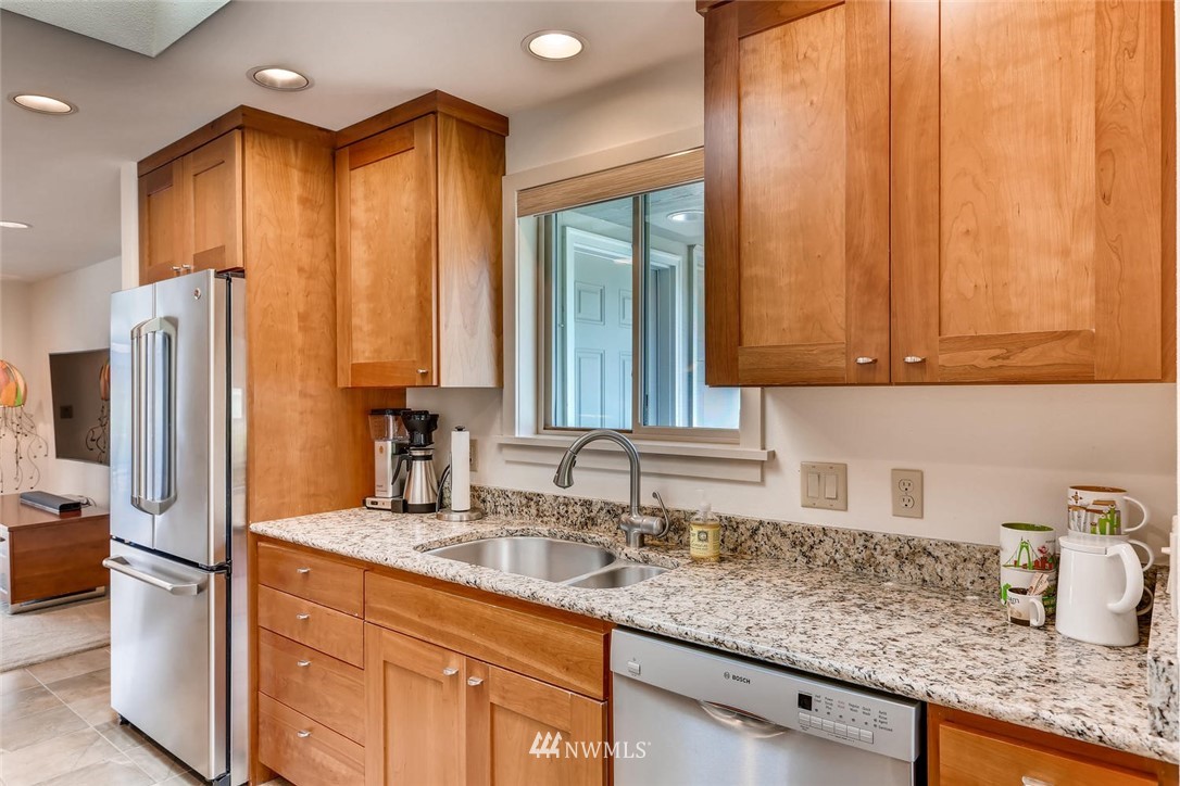 13837 Southeast 142nd Street Renton, WA 98059 - Photo 12 of 25
