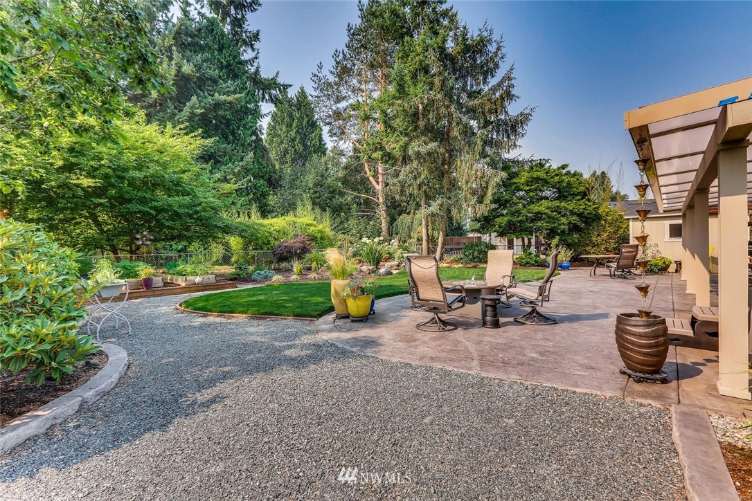 13837 Southeast 142nd Street Renton, WA 98059 - Photo 4 of 25