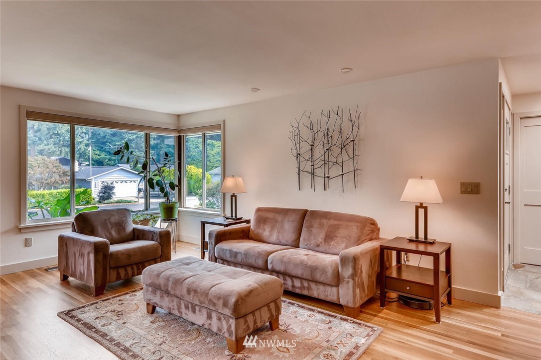 13837 Southeast 142nd Street Renton, WA 98059 - Photo 6 of 25