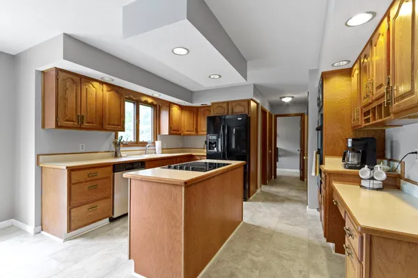 $549,900 | 7020 Oakbay Drive, Noblesville, IN 46062