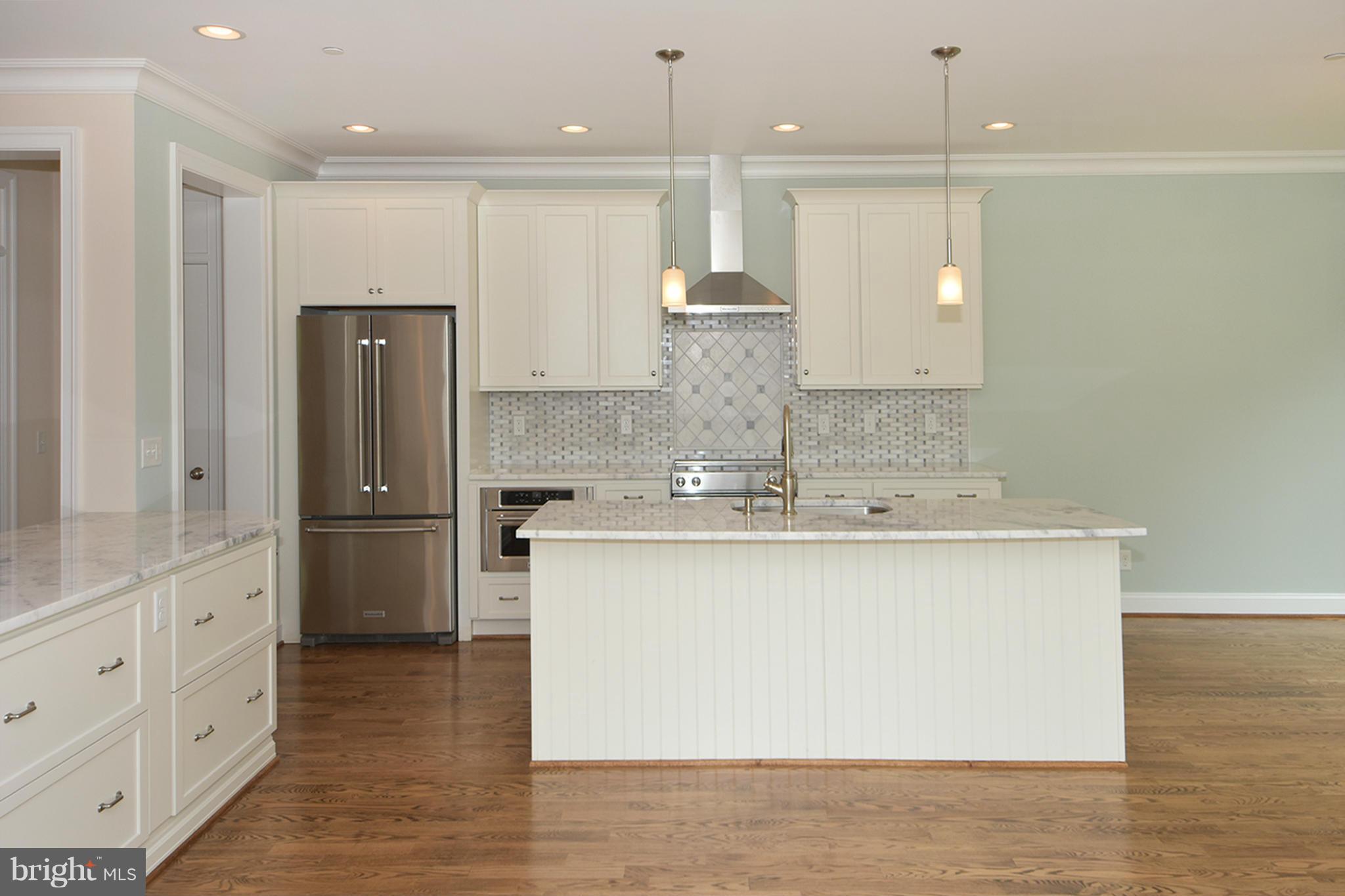 143 Inverness Road, Unit 4 Severna Park, MD 21146 - Photo 5 of 22 Gourmet kitchen with large island