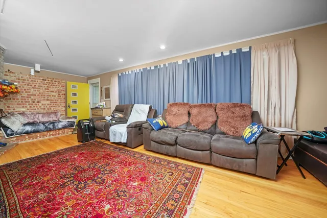 $425,000 | 9628 Keystone Avenue, Skokie, IL 60076