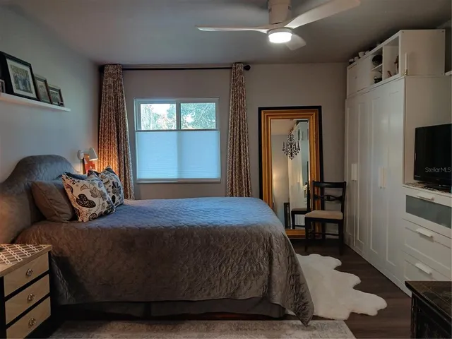 a view of hallway with washer and dryer