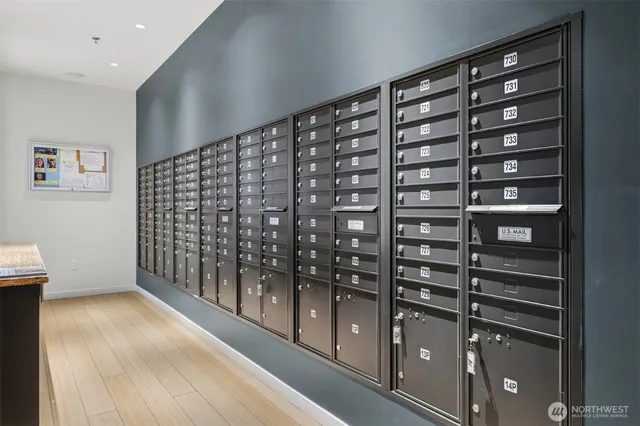 $330,000 | 15100 6th Avenue Southwest, Unit 723, Burien, WA 98166