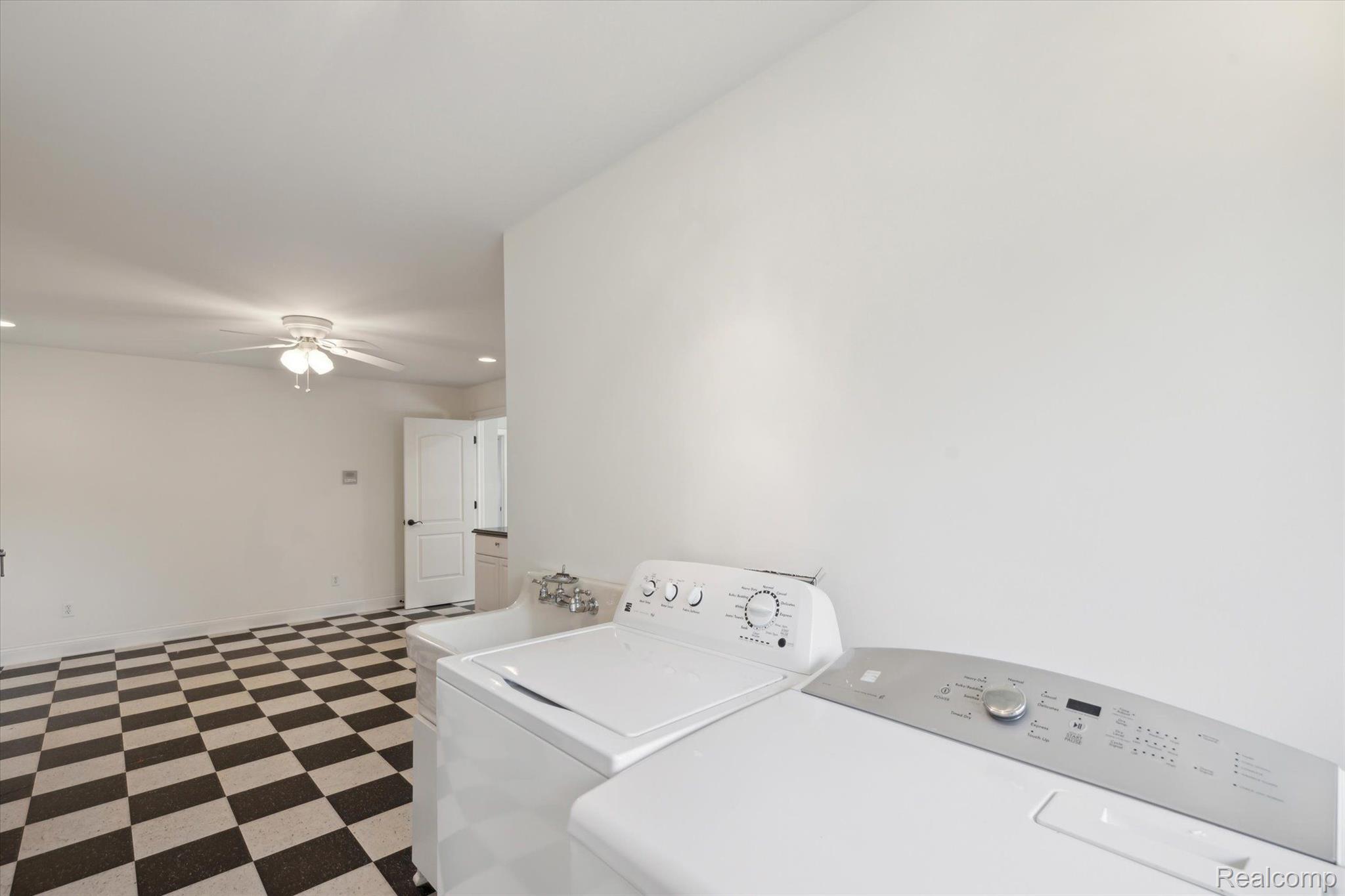 10205 Fenton Road Fenton, MI 48430 - Photo 58 of 96 Gallery Image 58