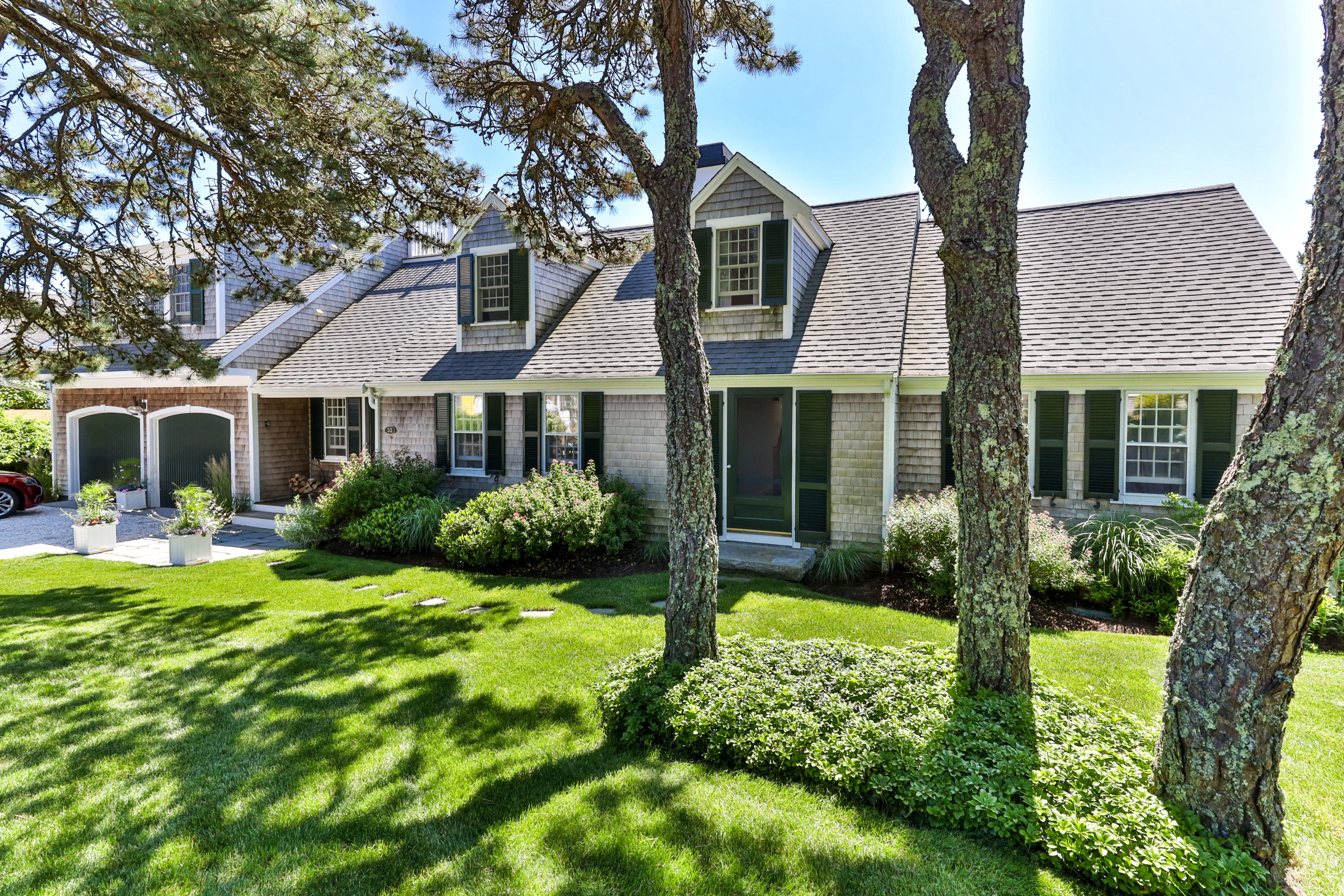 32 Pine Grove Road Chatham, MA 02633 - Photo 2 of 40 32PinLR-3