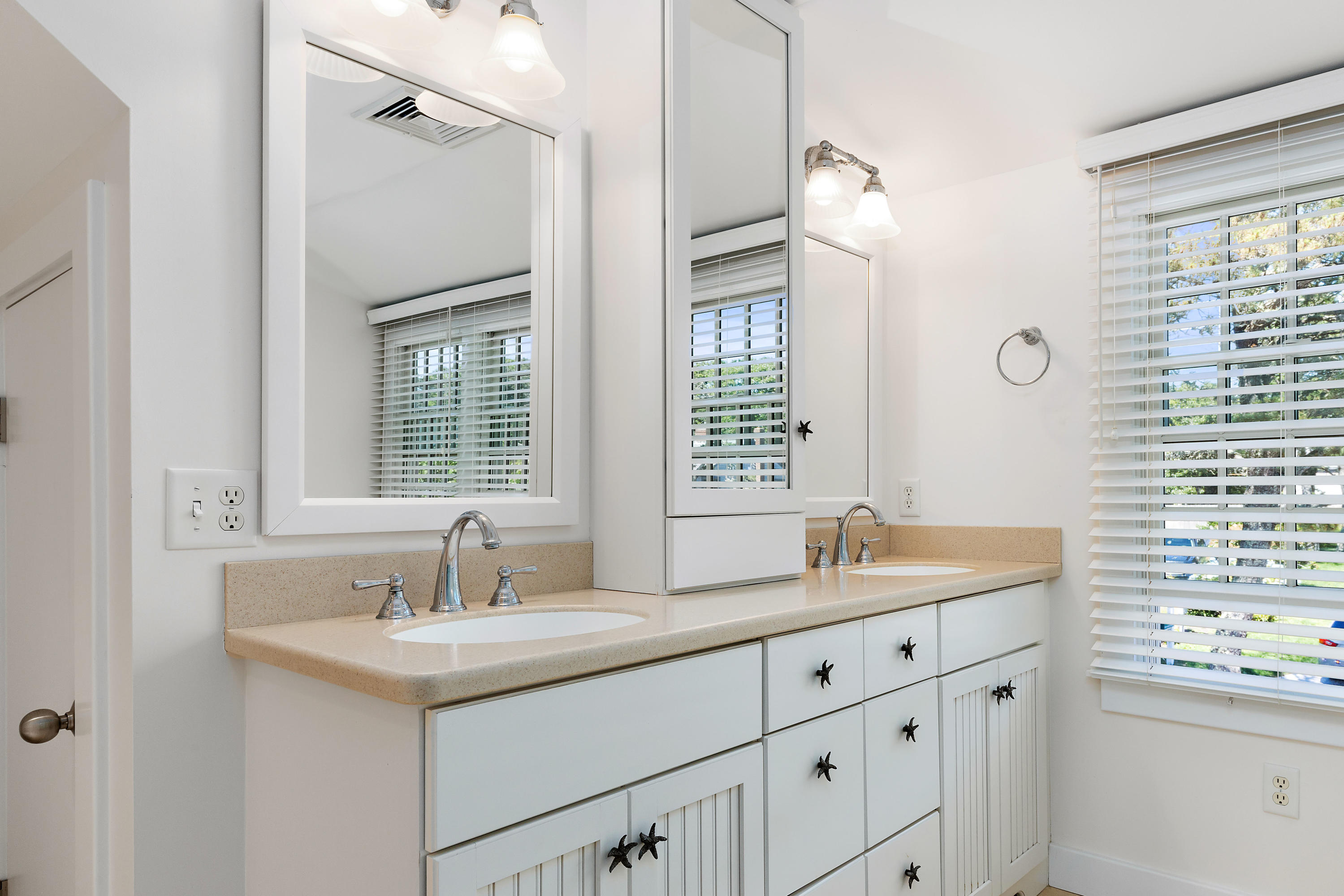 32 Pine Grove Road Chatham, MA 02633 - Photo 29 of 40 32PinLR-40