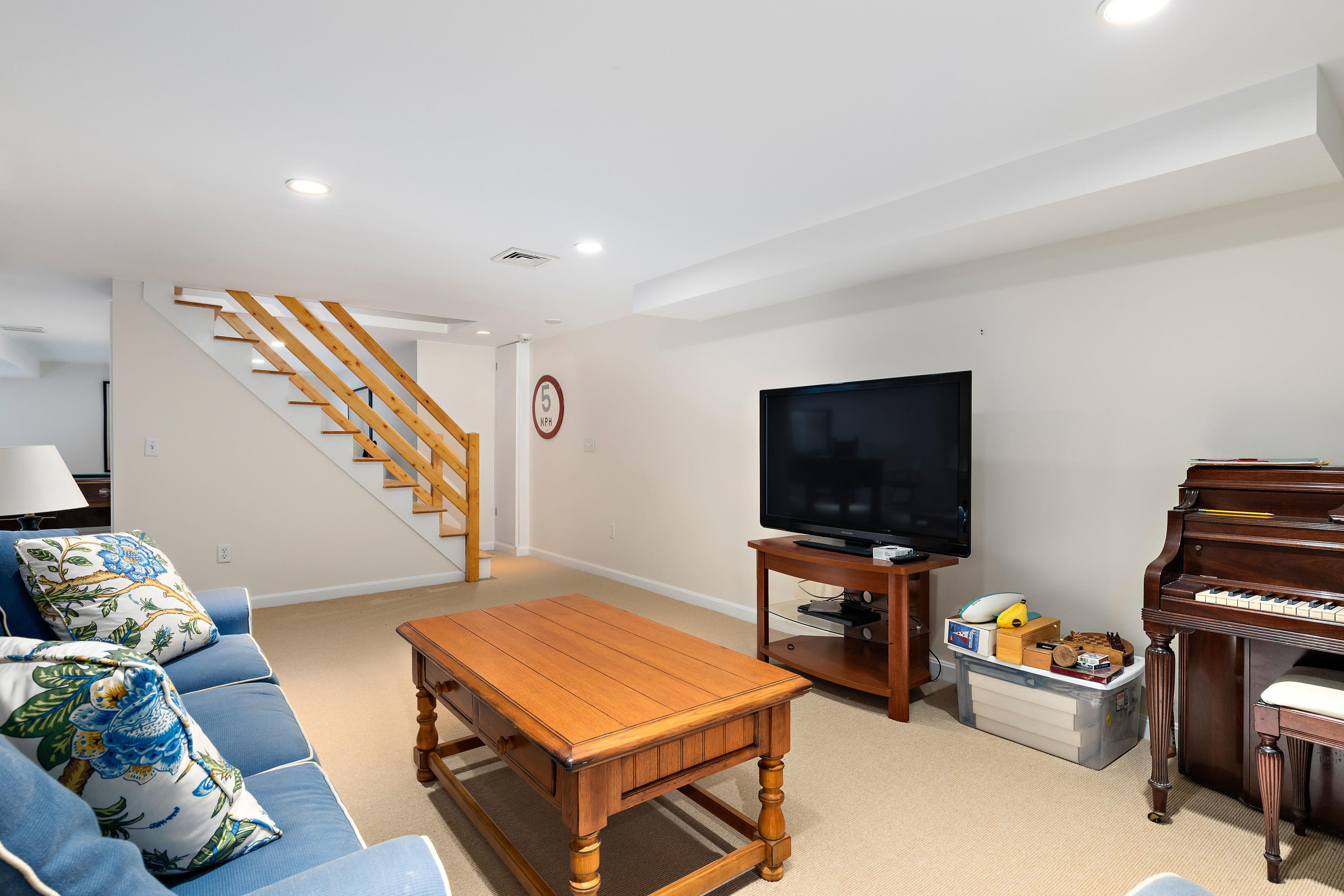 32 Pine Grove Road Chatham, MA 02633 - Photo 33 of 40 32PinLR-44