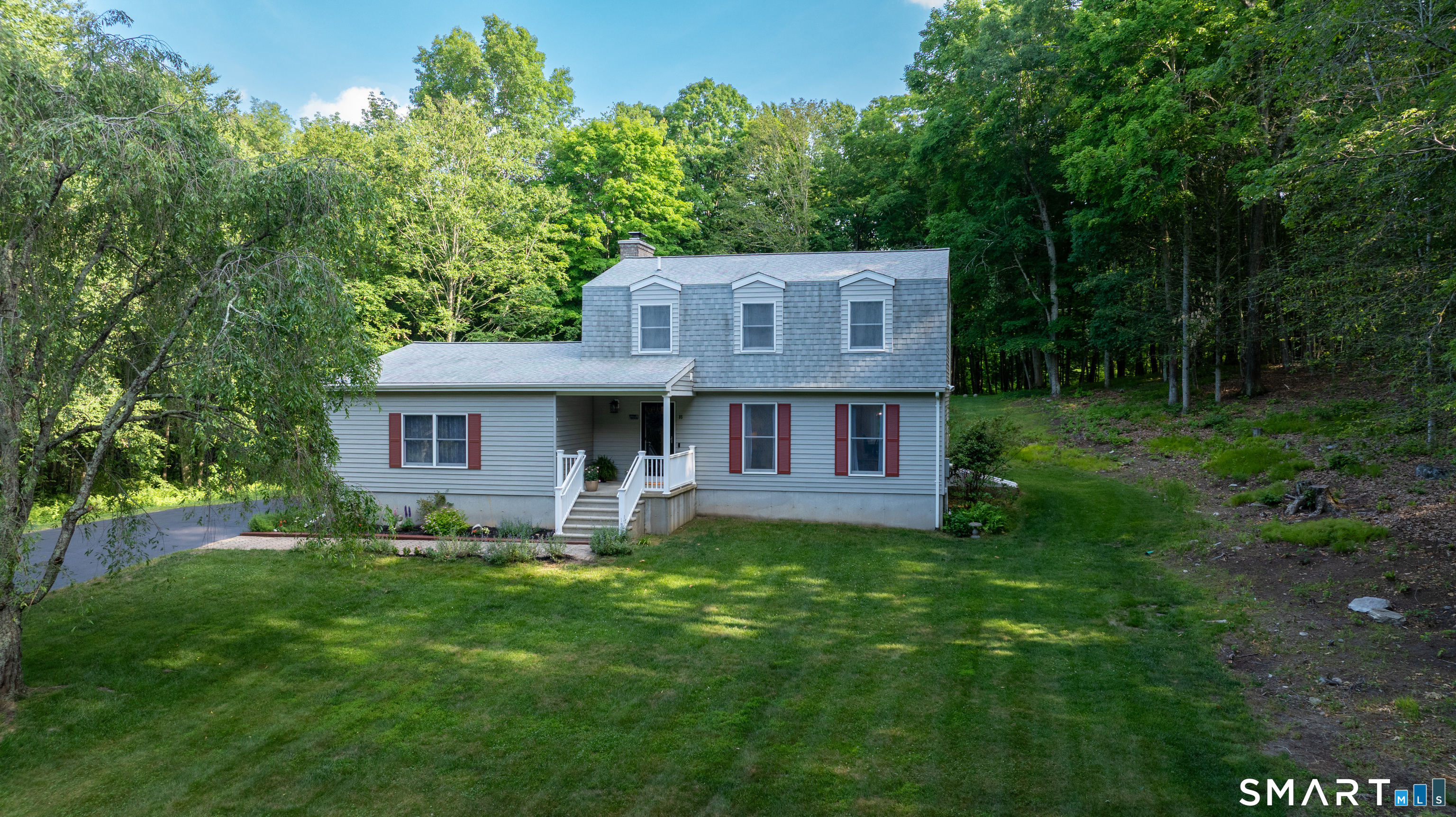 85 White Plains Road Norwich, CT 06360 - Photo 2 of 40