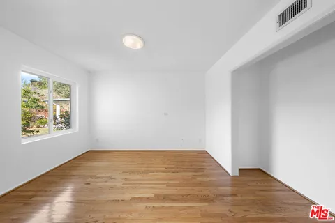 $1,295,000 | 9413 La Reina Place, Tujunga, CA 91042