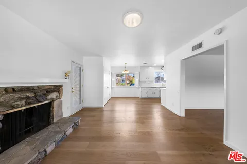 $1,295,000 | 9413 La Reina Place, Tujunga, CA 91042